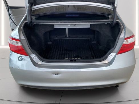 Used 2016 Toyota Camry XLE image 32