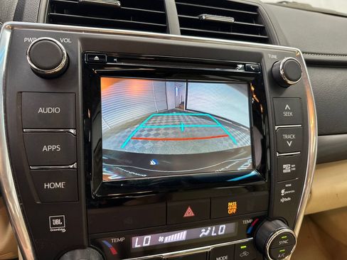 Used 2015 Toyota Camry XLE FWD image 29