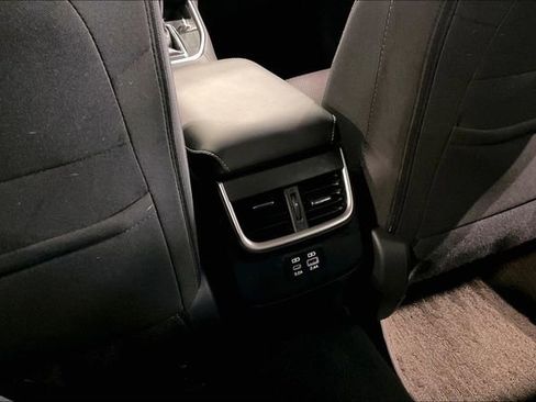 Used 2024 Subaru Outback Premium image 34