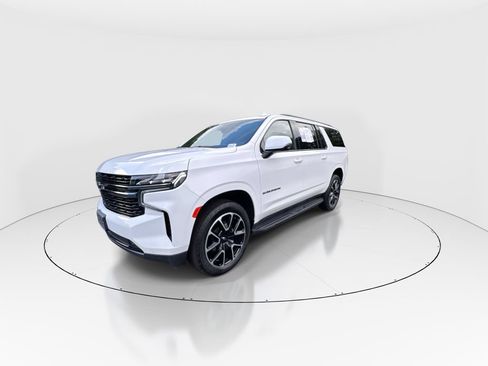 Used 2022 Chevrolet Suburban RST w/ Luxury Package AWD/4WD image 4