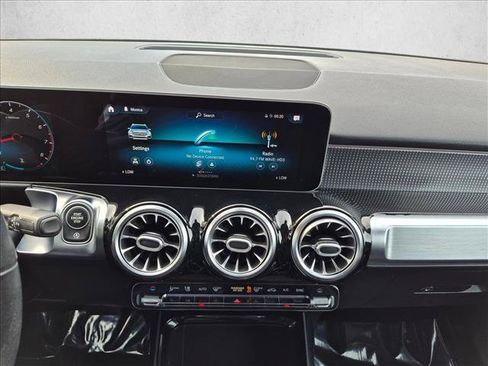 Used 2020 Mercedes-Benz GLB 250 4MATIC image 13
