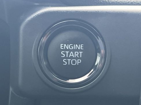 Used 2025 Toyota Tacoma SR5 image 9