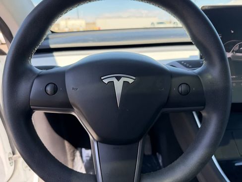 Used 2020 Tesla Model Y Long Range AWD/4WD image 34