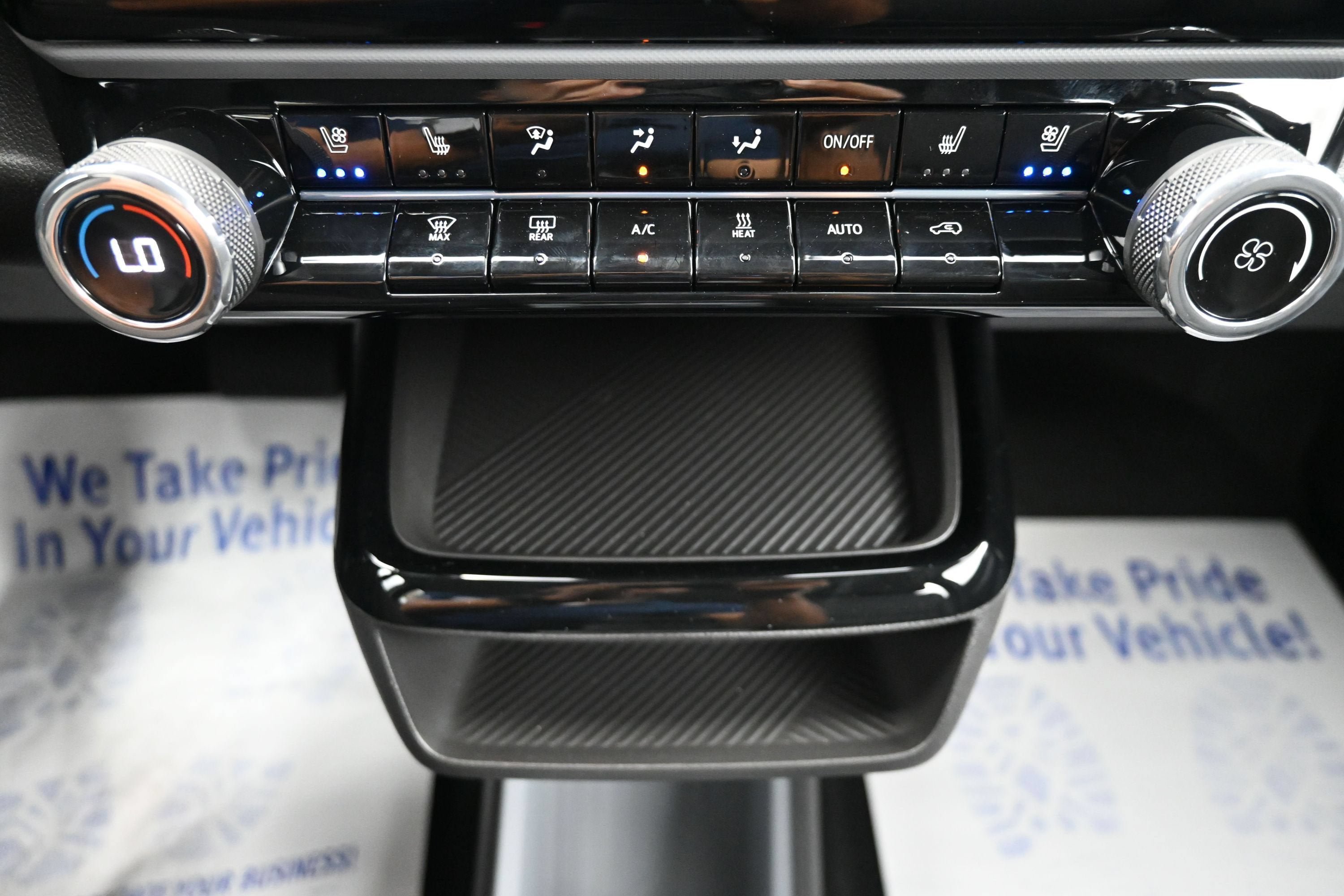 New 2027 Chevrolet Bolt LT w/ Comfort Package FWD image 17