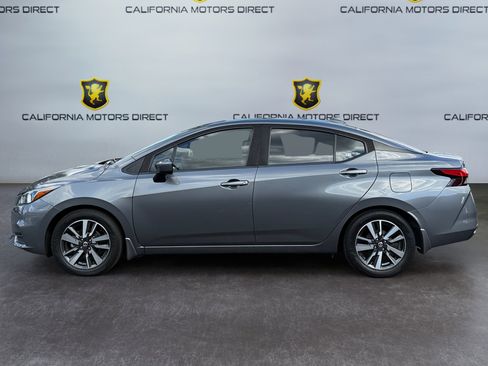 Used 2020 Nissan Versa SV image 2