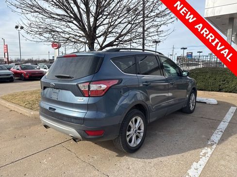 Used 2018 Ford Escape SE w/ SE Sync 3 Package image 4