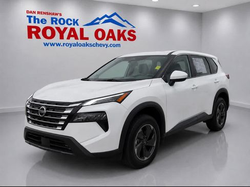 Used 2025 Nissan Rogue SV FWD image 1