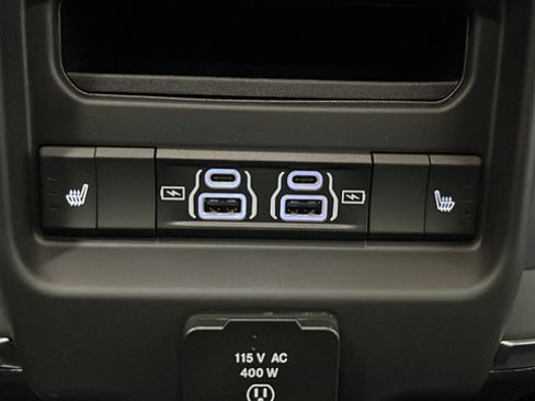 Used 2025 RAM 1500 Laramie w/ Advanced Safety Group II AWD/4WD image 38