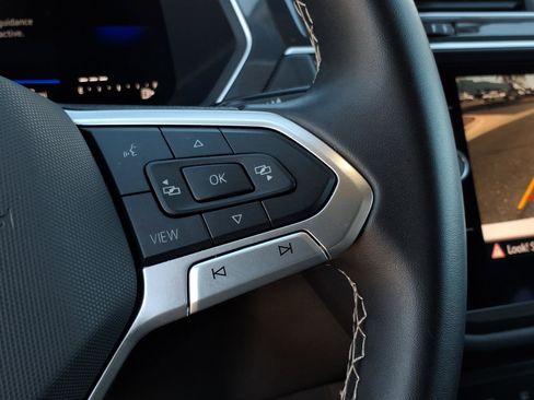 Certified 2024 Volkswagen Tiguan SE image 36