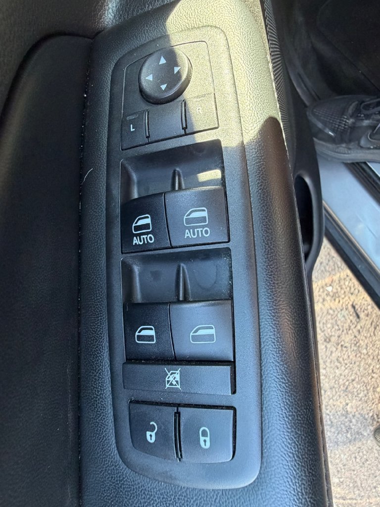Used 2018 Jeep Grand Cherokee Limited AWD/4WD image 6