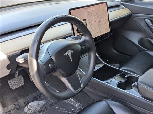 Used 2019 Tesla Model 3 Mid Range image 10