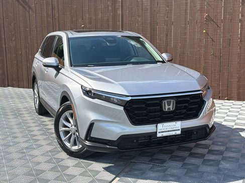 Used 2023 Honda CR-V EX-L image 9