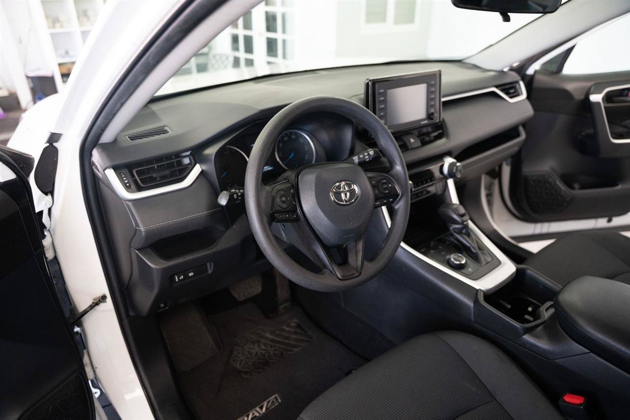 Used 2022 Toyota RAV4 LE AWD/4WD image 12