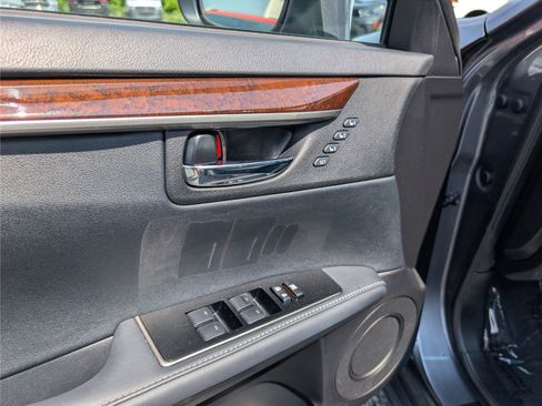 Used 2018 Lexus ES 350 w/ Luxury Package w/Wood Trim FWD image 20