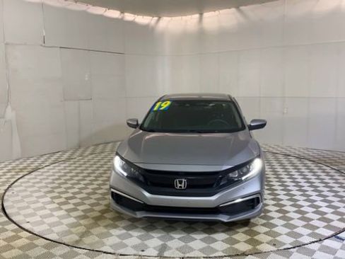 Used 2019 Honda Civic LX image 3