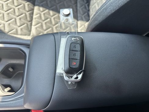 Certified 2025 Nissan Kicks SV FWD image 27