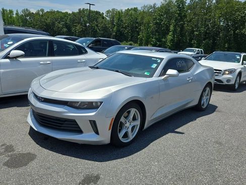Used 2016 Chevrolet Camaro LT RWD image 1