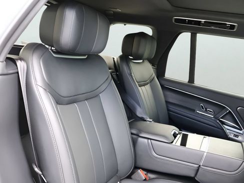 Used 2025 Land Rover Range Rover Autobiography AWD/4WD image 12