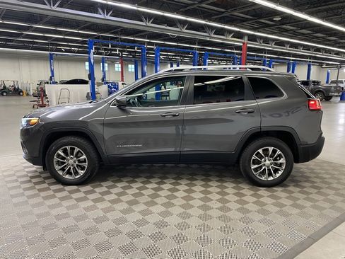 Used 2019 Jeep Cherokee Latitude Plus w/ Cold Weather Group image 6