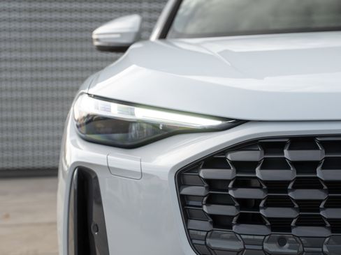 Certified 2025 Audi Q5 Premium Plus w/ Premium Plus image 35