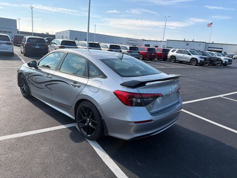 Used 2022 Honda Civic Sport image 4