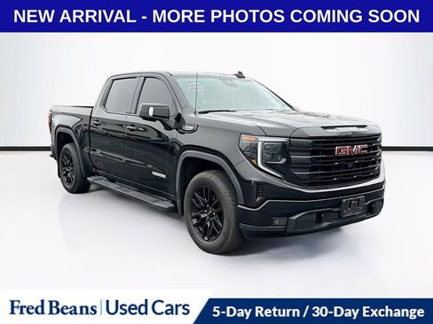Used 2022 GMC Sierra 1500 Elevation w/ Elevation Premium Package image 1