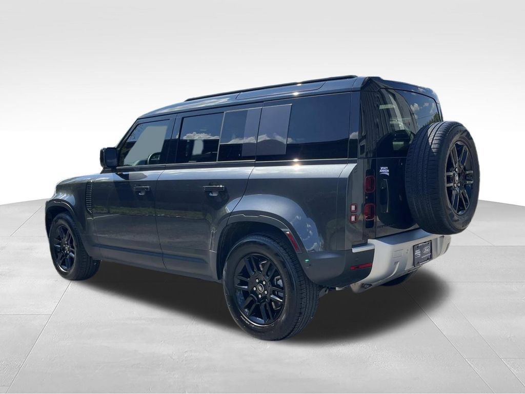 Used 2025 Land Rover Defender 110 S AWD/4WD image 8