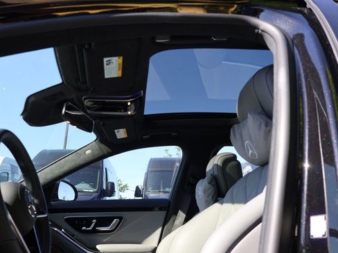 Used 2023 Mercedes-Benz S 580 4MATIC Sedan image 17