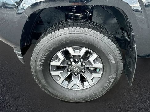 Used 2022 Toyota Tacoma SR AWD/4WD image 25