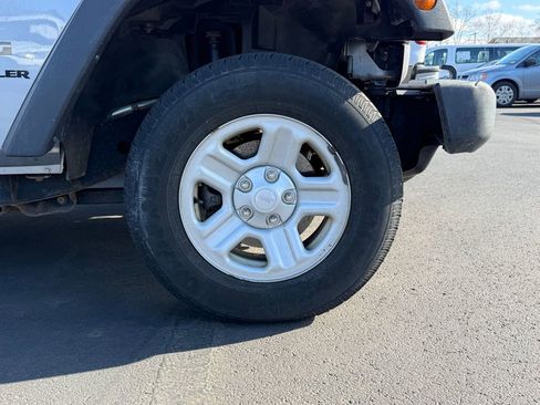 Used 2013 Jeep Wrangler Sport w/ Connectivity Group image 9