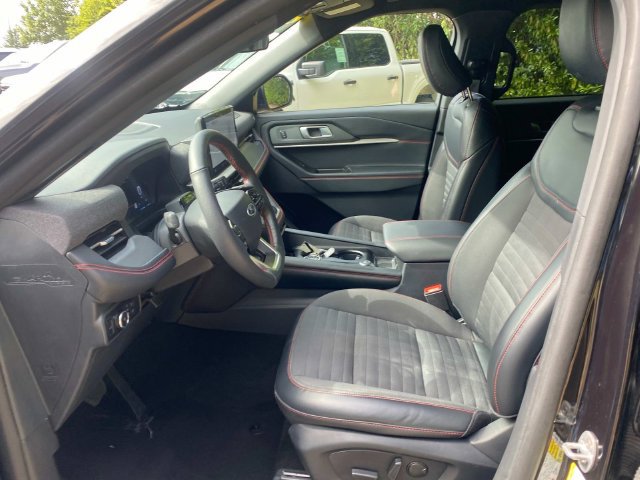 Used 2025 Ford Explorer ST-Line AWD/4WD image 12