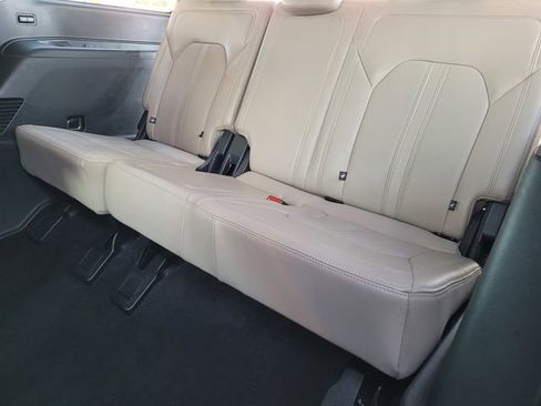 Used 2023 Ford Expedition Limited image 18