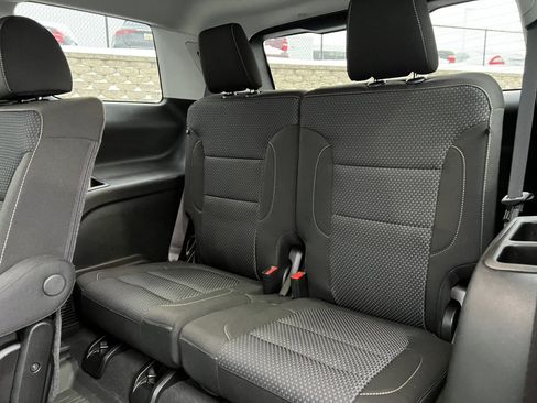 Used 2023 GMC Acadia SLE w/ LPO, Floor Liner Package image 6