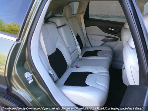 Used 2021 Jeep Cherokee Latitude Plus image 24