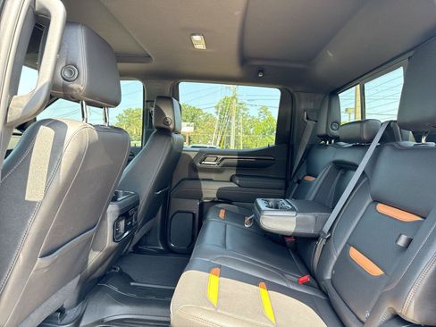 Used 2024 GMC Sierra 1500 AT4 w/ Technology Package AWD/4WD image 16