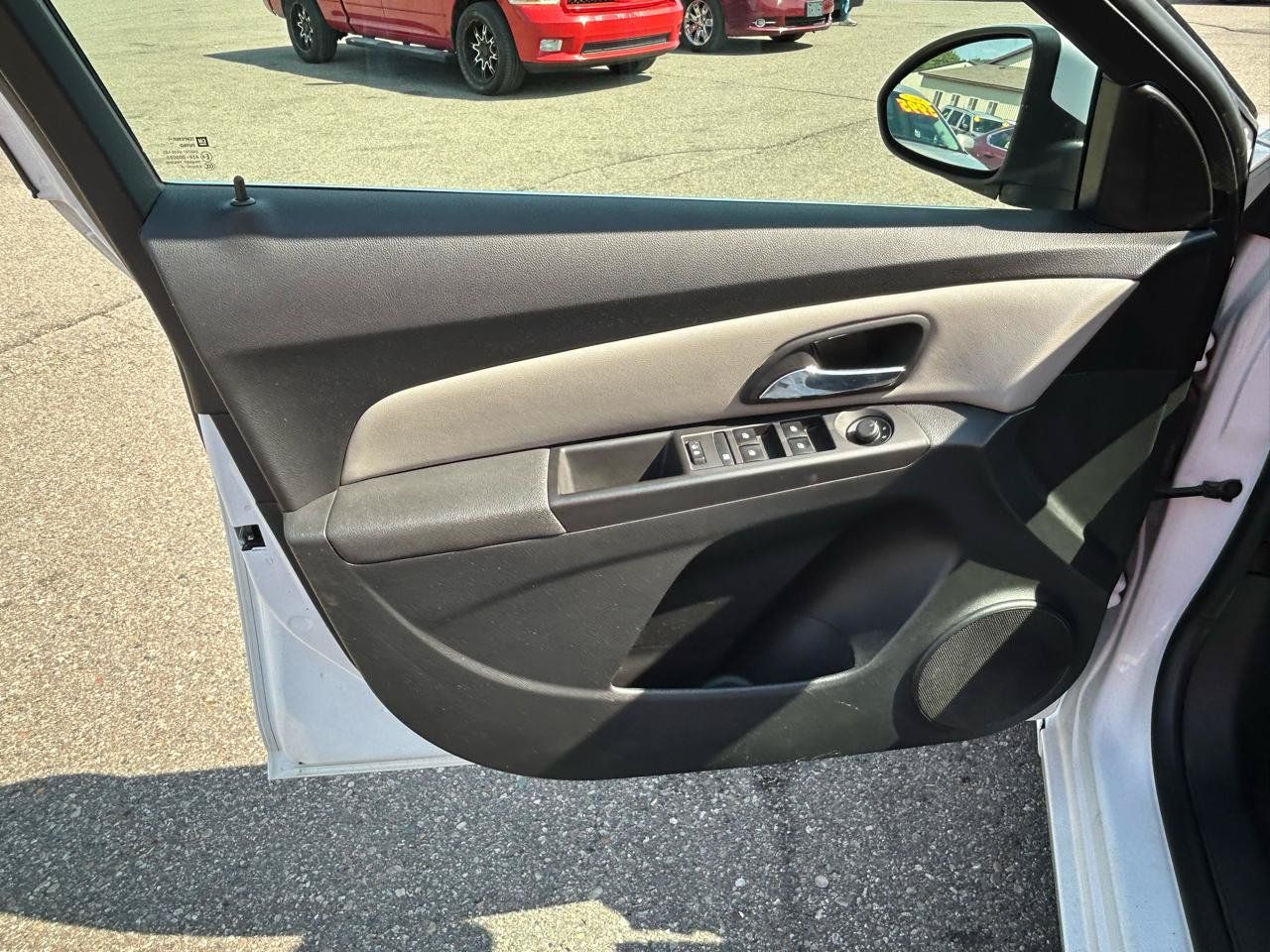 Used 2015 Chevrolet Cruze LT FWD image 14