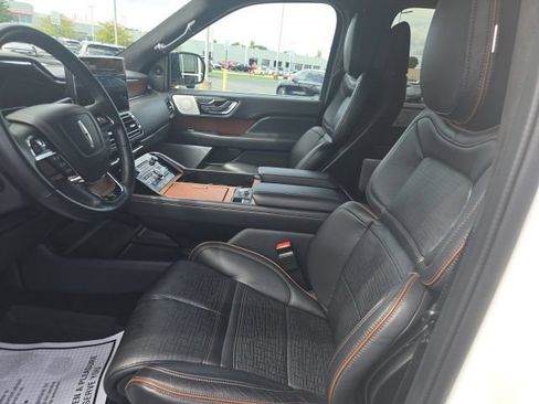 Certified 2024 Lincoln Navigator Black Label AWD/4WD image 6