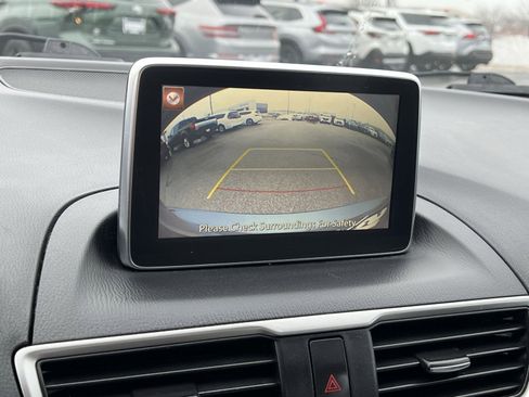 Used 2016 MAZDA MAZDA3 i Sport w/ Preferred Equipment Package image 19