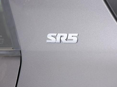 Used 2016 Toyota 4Runner SR5 image 8