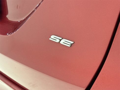 Used 2015 Ford Fusion SE image 11