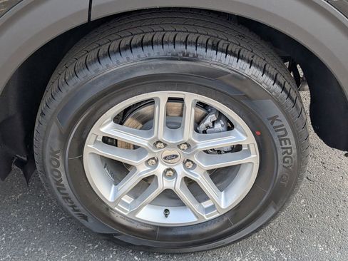 New 2026 Ford Explorer Active RWD image 19