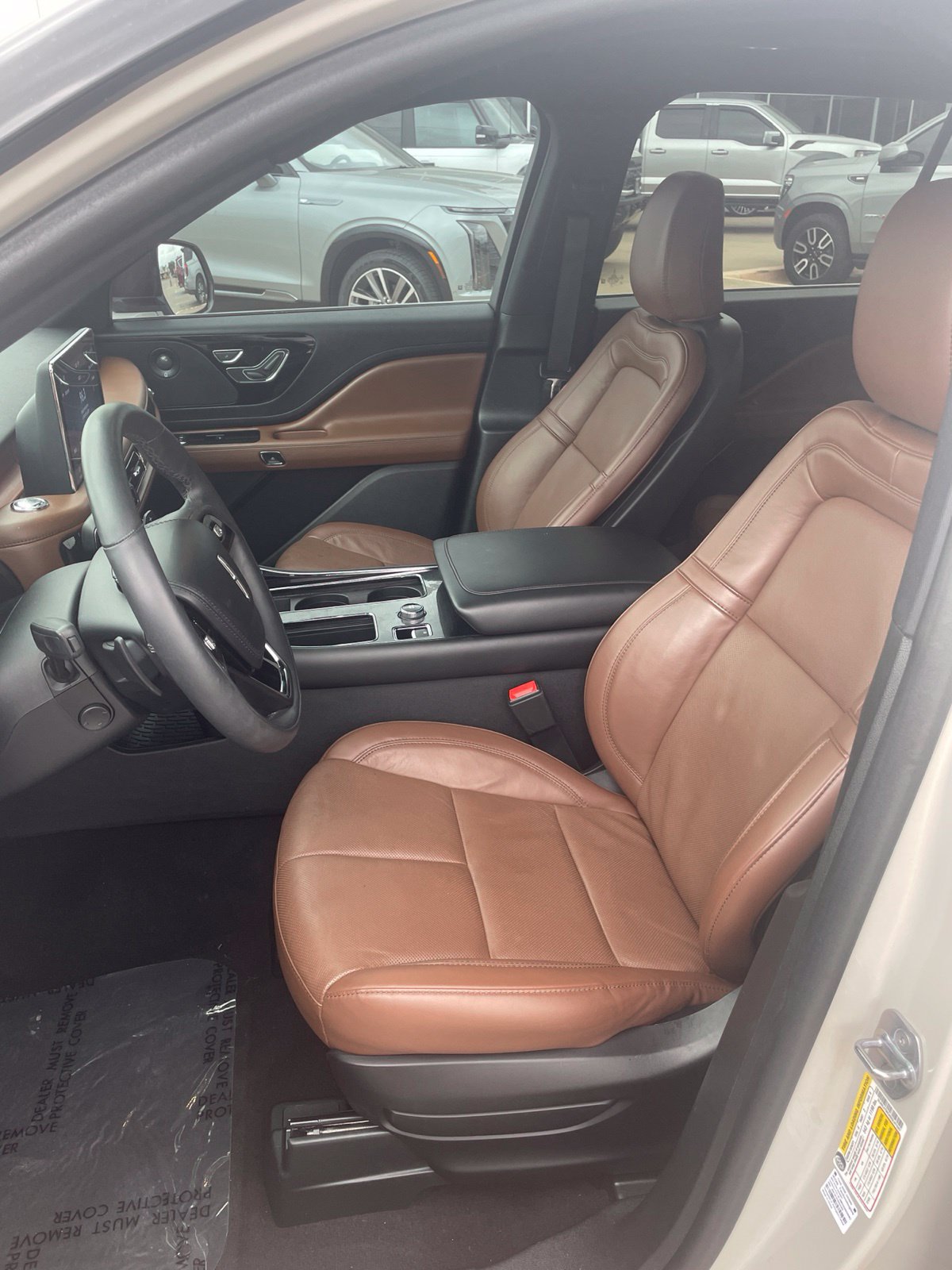 Used 2024 Lincoln Aviator Reserve w/ Equipment Group 201A RWD image 9