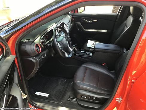 Used 2021 Chevrolet Blazer RS w/ Enhanced Convenience Package FWD image 8