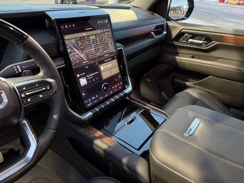 Used 2026 GMC Yukon Denali w/ Denali Reserve Package image 25