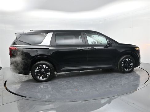 New 2026 Kia Carnival LXS image 8