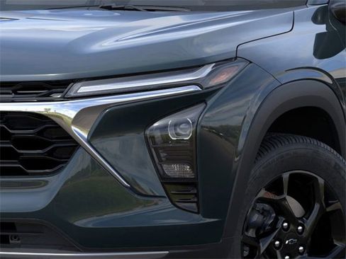New 2026 Chevrolet Trax LT w/ Sunroof Package image 10
