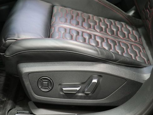 Used 2021 Audi RS 6 4.0T quattro Avant image 44