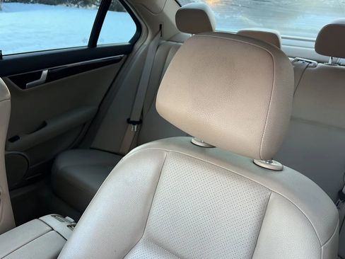 Used 2012 Mercedes-Benz C 250 Sedan image 11