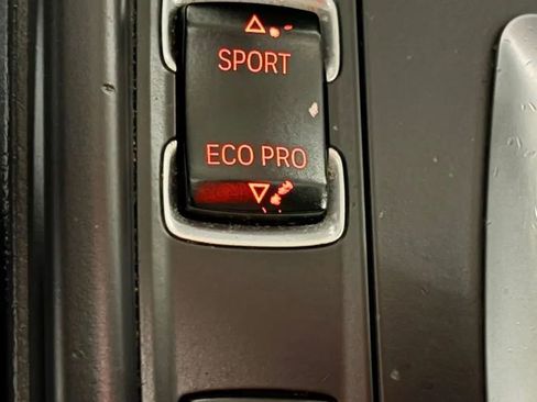 Used 2017 BMW 330i xDrive Sedan AWD/4WD image 39