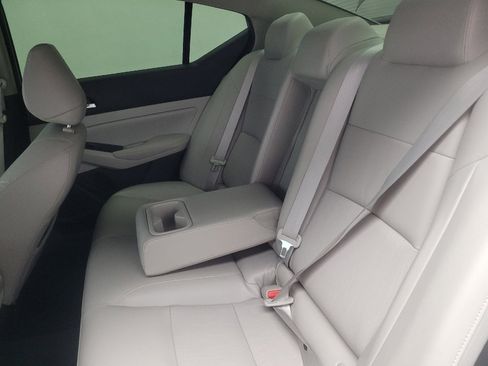 Used 2021 Nissan Altima 2.5 Platinum AWD/4WD image 18